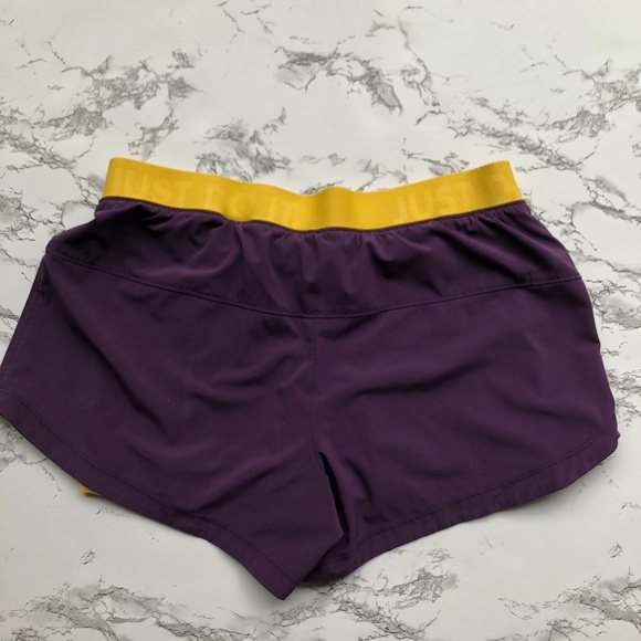 Nike Livestrong Athletic Dri Fit Shorts Women's M - Picture 5 of 6